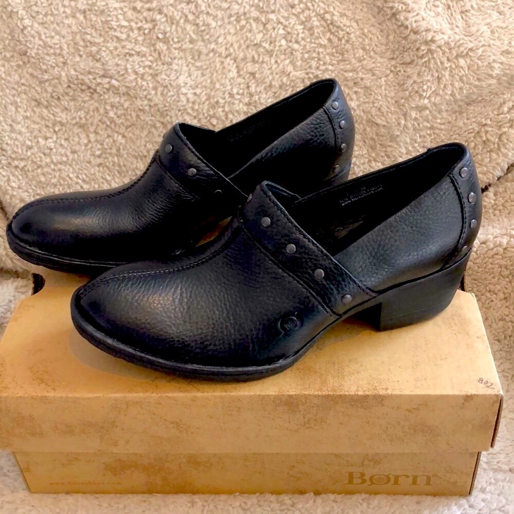 NWT. Born Leather slip on shoe